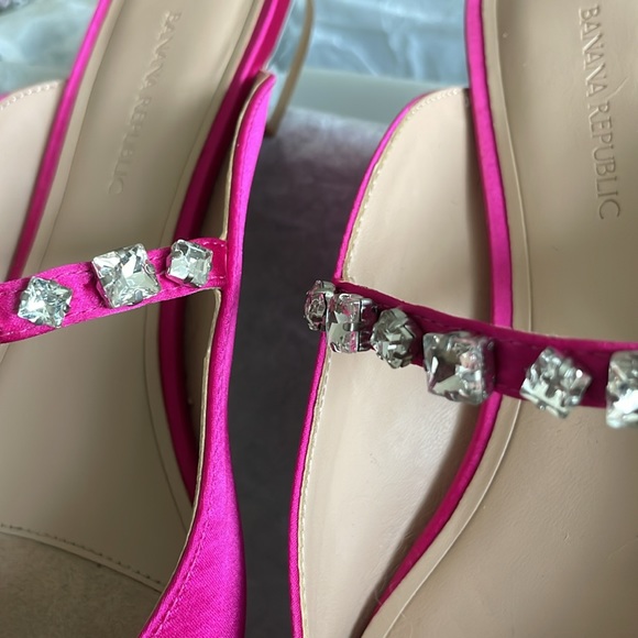 Banana Republic Pink Satin Embellished Strap Mule - Like New In Box - Picture 15 of 17